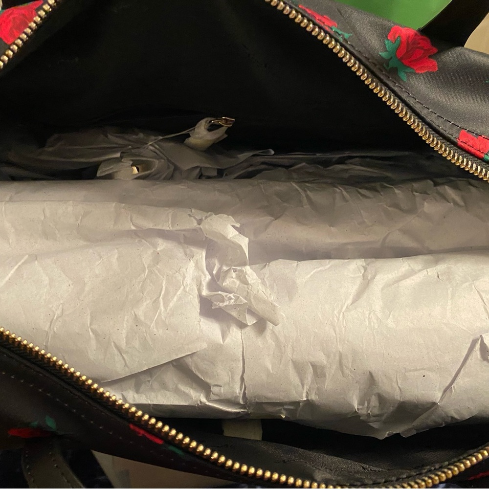 Kate Spade Chelsea Rose Toss Printed Weekender - Picture 7 of 11